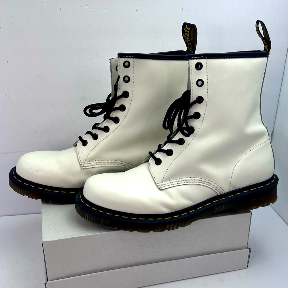 DR MARTEN PASCAL LACEUP ARMY STYLE BOOTS, UPPER LEATHER AIR WAIR SOLE, SIZE 11 - Picture 6 of 17